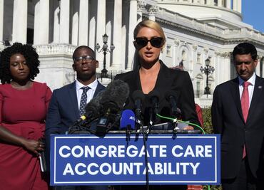 Paris Hilton urge al Congreso a proteger a adolescentes detenidos: "Durante 20 años no pude dormir"