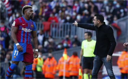 Xavi Hernández felicitó a sus jugadores tras golear al Atlético de Madrid