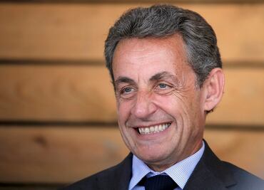 Nicolas Sarkozy anuncia candidatura presidencial en libro