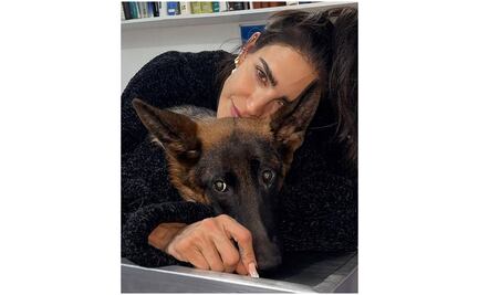 Llora Bárbara del Regil a su mascota; desata polémica con Gala Montes