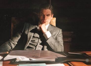 Exponen política de EU en serie