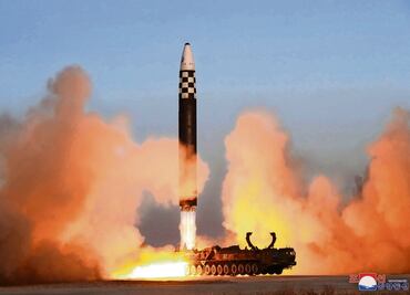 Norcorea prueba misil de crucero un día antes de la visita de Trump a Seúl