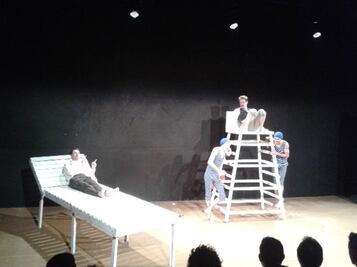 Ofrecen "Terapia" y locura en teatro