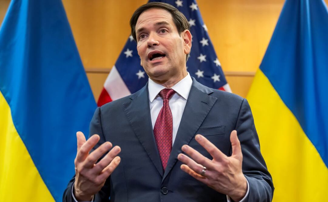 El secretario de Estado estadounidense, Marco Rubio, comparece ante la prensa al término de las consultas con Ucrania sobre el plan de paz de Trump en la Misión de Estados Unidos en Ginebra, Suiza, el 23 de noviembre de 2025. Estados Unidos y Ucrania se reúnen en Ginebra para debatir el plan de paz del presidente estadounidense destinado a poner fin a la guerra con Rusia. Foto: EFE