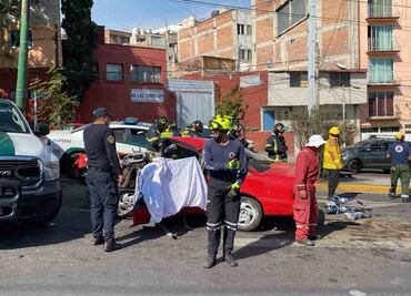Reportan un muerto tras accidente vehicular por exceso de velocidad en la Álvaro Obregón