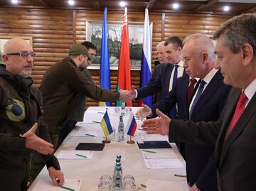 Inician nuevas negociaciones entre Rusia y Ucrania para un "alto el fuego"