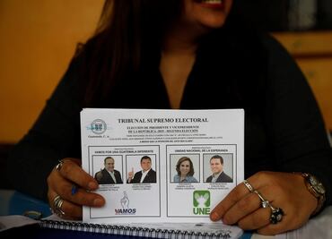 Cierran colegios electorales tras elección presidencial en Guatemala