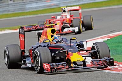 Verstappen agita a los italianos