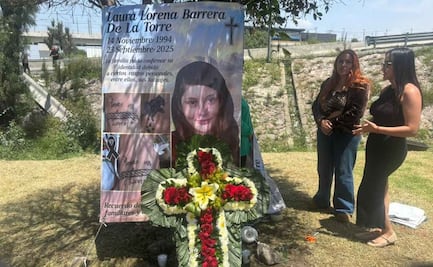 Con flores y veladoras, recuerdan a las víctimas de la explosión en el Puente de La Concordia; "no la olvidamos", dicen los familiares de Laura