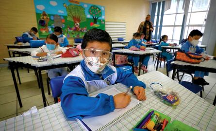 Juez rechaza frenar regreso a clases presenciales