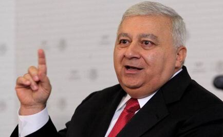 Chuayffet se recupera y despacha desde su casa