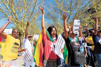 Declaran a Robert Mugabe un “héroe nacional”