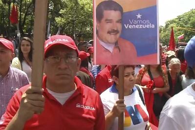 Miles de personas marchan en  Caracas en apoyo a Maduro tras atentado