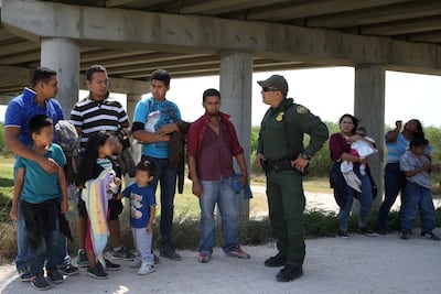 EU abrirá albergue temporal para niños inmigrantes en Texas