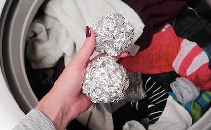 ¿Para qué sirve meter papel aluminio en la lavadora?; esto es lo que debes saber