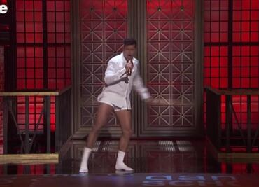 Ricky Martin imita en calzoncillos a Tom Cruise