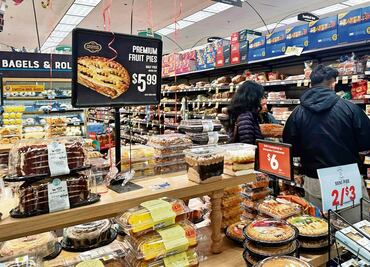 Aranceles de Trump "exprimen" a estadounidenses: experto; pagan más por productos importados