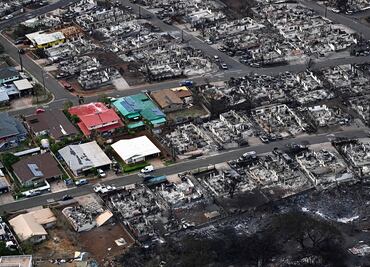 "Catastrófico" y devastador incendio forestal en Hawái suma 80 muertos