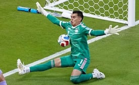 ¡LA SABE PARAR! Raúl Rangel supera al Dibu y Alisson entre los mejores porteros del Mundial 2026
