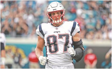 Rob Gronkowski cambia el balón por el micrófono