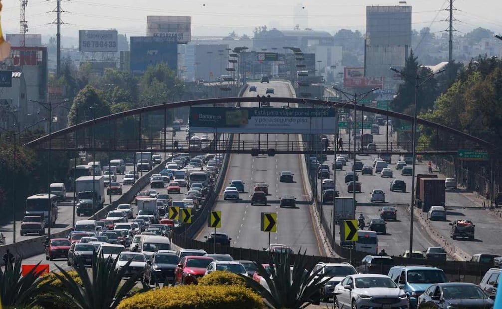 El objetivo del gobierno es que puedan renovar sus láminas 540 mil vehículos este año. Foto: Alejandro Vargas / EL UNIVERSAL.
