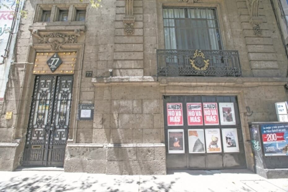 "Vivimos al día, si no hay funciones no tenemos entrada"