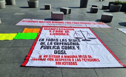 Trabajadores de la Defensoría Pública de CDMX protestan en el Zócalo; exigen fin al acoso laboral y mejores condiciones de trabajo