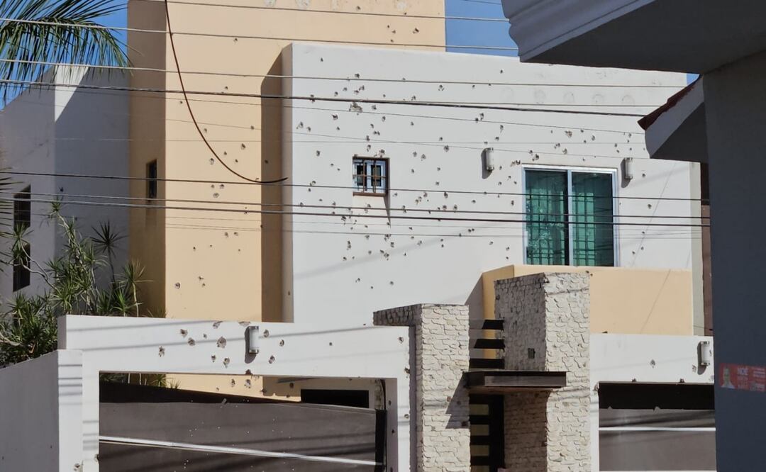 Ola de violencia en Culiacán deja muertos, heridos y daños materiales; varios negocios y viviendas atacados. Foto: Especial