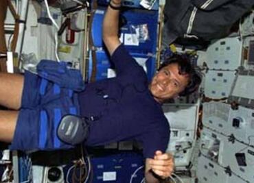 Espacio es "nuestro futuro" y debe ser compartido: exastronauta