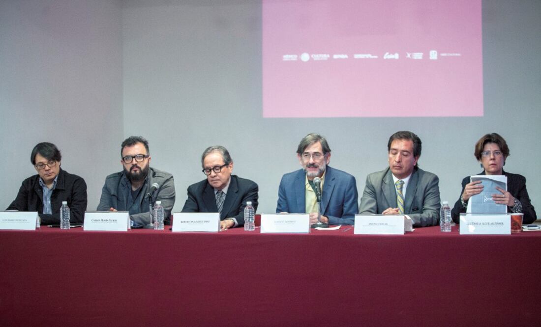 Antonio Crestani (segundo de derecha a izquierda) asegura que esta edición será una fiesta teatral digna y vigorosa (CAMILA MATA. EL UNIVERSAL)