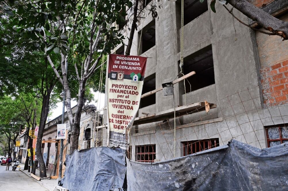 El gobierno capitalino destina cada año 30 millones de pesos al Instituto de Vivienda para avanzar con los pagos correspondientes (ARCHIVO EL UNIVERSAL)