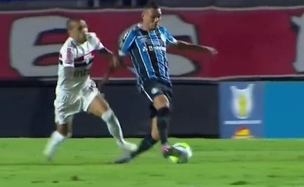 La brutal falta de Dani Alves que lesionó a un rival