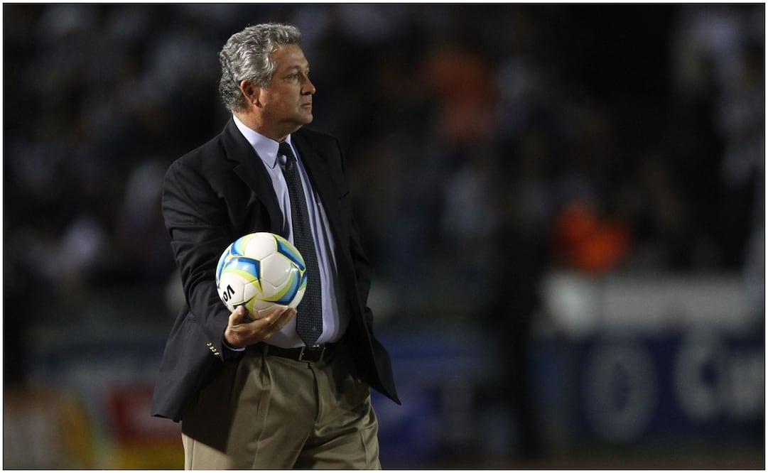 Vucetich podría ser director técnico de Tigres Foto: Imago7