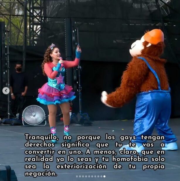 Se lanzan contra Tatiana por cantar y bailar con Velvetine, artista drag queen