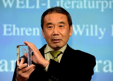 Murakami pierde el Nobel, pero gana memes