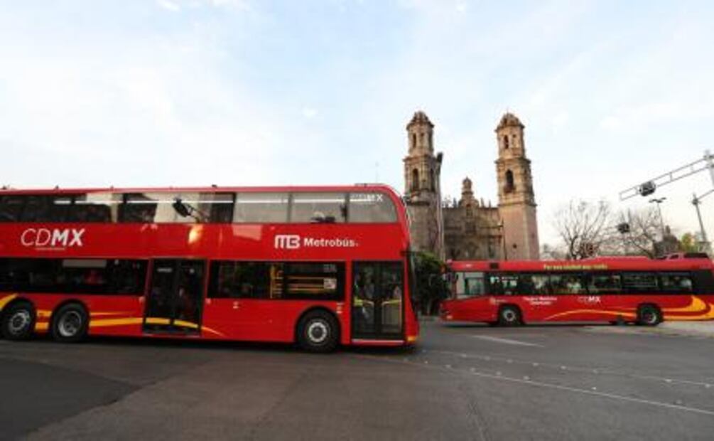 Metrobús "londinense" seduce a capitalinos 