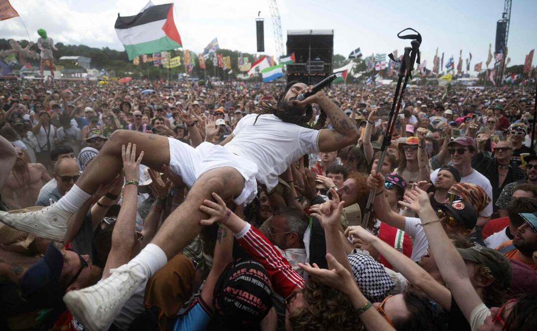 Bobby Vylan, del dúo británico Bob Vylan, está envuelto en medio de polémicas. Foto: AFP