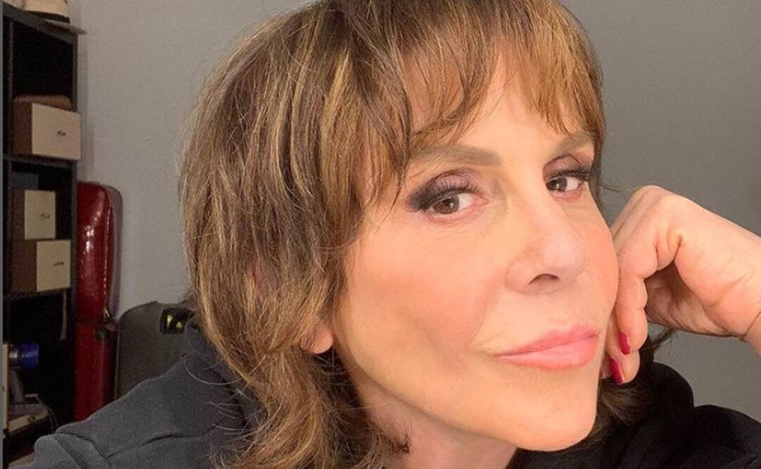 Instagram Rebecca Jones.