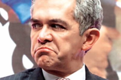 Piden a Mancera identificarse para entrar al Zócalo 