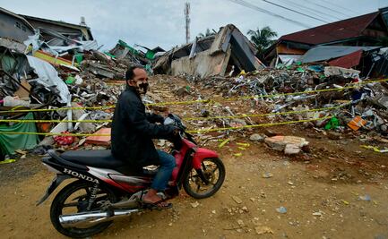 Asciende a 56 el número de muertos tras sismo de 6.2 en Indonesia