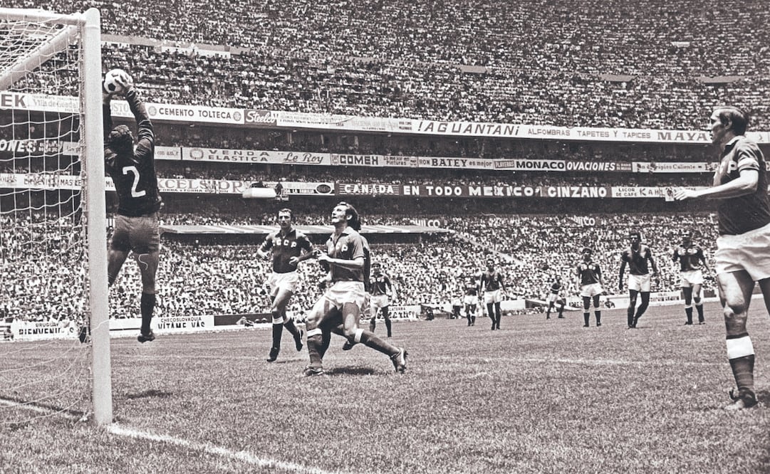 En México 1970, enfrentó a la entonces Unión Soviética. Ni el apoyo de su afición lo impulsó para conseguir la anhelada victoria. ARCHIVO. EL UNIVERSAL