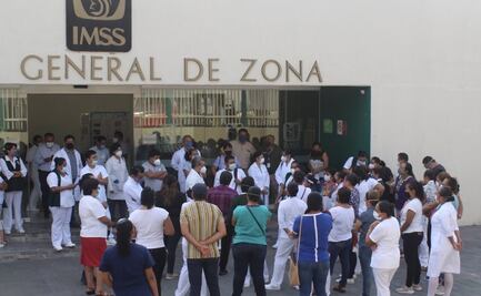 Protesta personal del IMSS en Salina Cruz; acusan falta de condiciones para atender Covid-19