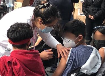 Reportan en CDMX alta demanda en centros de vacunación contra Covid para niños de 11 y 10 años