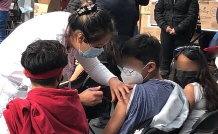 Reportan en CDMX alta demanda en centros de vacunación contra Covid para niños de 11 y 10 años