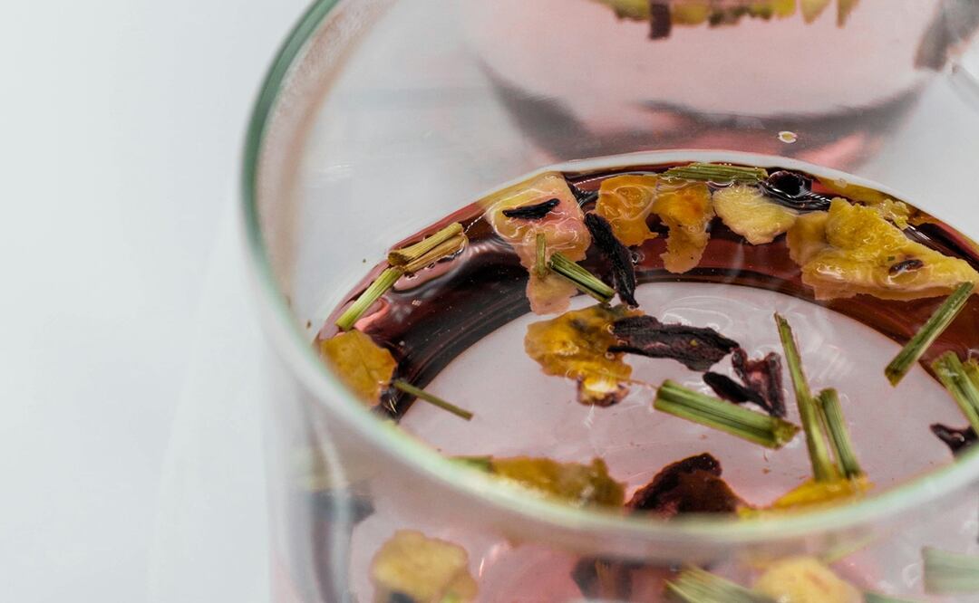 Infusión de 12 flores. Foto: Pexels