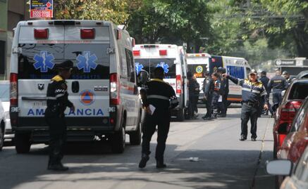 Policía intenta controlar riña de pareja en un domicilio y termina acuchillado en Iztapalapa