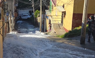 Fuga de agua provoca "cascada" en calles de Álvaro Obregón; contabilizan 12 propiedades dañadas y dos vehículos
