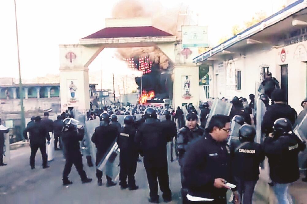 Antes de que tomara posesión del cargo María Sánchez, miles de habitantes demandaron su salida,p e ro las acciones se intensificaron en septiembre pasado (ESPECIAL)