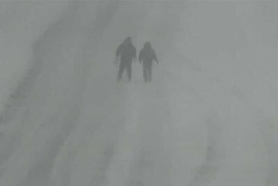 Tormenta invernal provoca cierres de carreteras y vuelos cancelados en EU