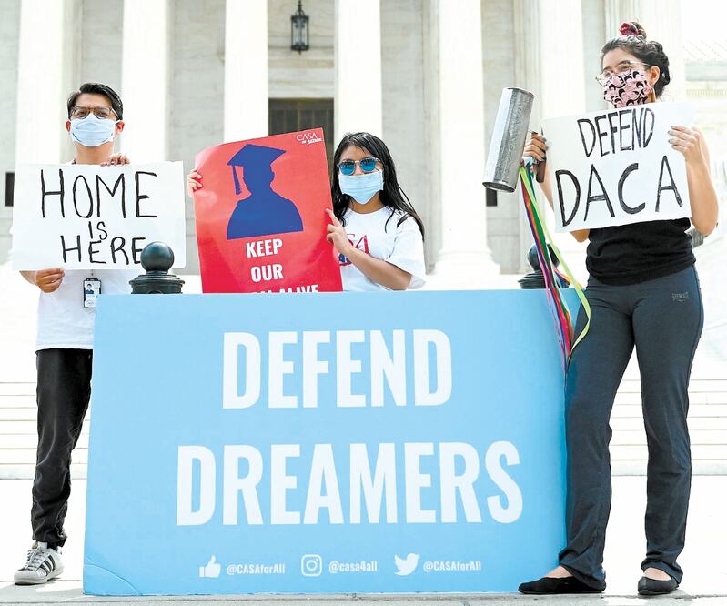 La obtención de ciudadanía de más de 11 millones de personas en Estados Unidos es uno de los temas urgentes, dice Ricardo Monreal.ARCHIVO EL UNIVERSAL